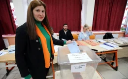 Türkiye sandık başında! 32 ilde oy verme işlemi başladı