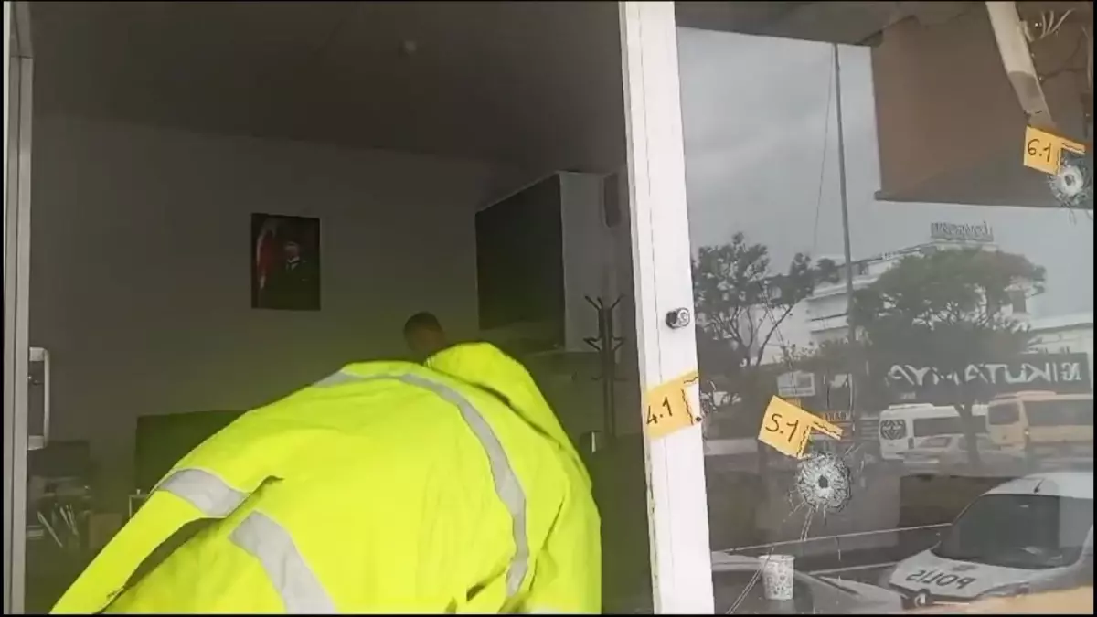 Avcılar’da Motosikletli Şüphelilerin Ateş Açması
